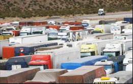 Este sábado se habilitará el paso fronterizo Cardenal Samoré, que une a Chile con Argentina, donde se encuentran varios camioneros varados por la erupción