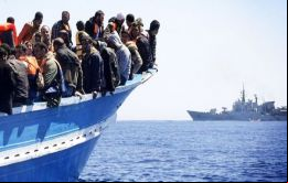 A su vez guardacostas libios interceptaron cinco barcos que transportaban a 500 emigrantes, fueron conducidos a Misrata, al este de Trípoli