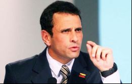 Según Capriles la tabla de salarios “privilegia a unos y ahoga a otros”. Por ejemplo un general gana 40.000 bolívares, y un maestro de escuela 8.000Bs”