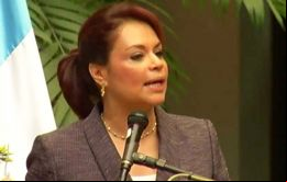 La ex-vicepresidenta Roxana Baldetti el sábado perdió la inmunidad que la protegía al ser aceptada su dimisión en el Congreso 
