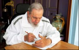 Castro considera que millones de científicos “podrían (…) incrementar las posibilidades de supervivencia de la especie humana, ya amenazada”.