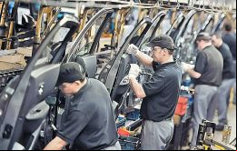 Fiat cuenta con un total de 3.000 trabajadores y la interrupción de las actividades anunciada este viernes alcanza al 60% de los operarios de la fábrica. 
