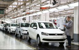 El número de empleados de la industria acumuló en el primer trimestre de este año una reducción del 4,6% en comparación al mismo período de 2014