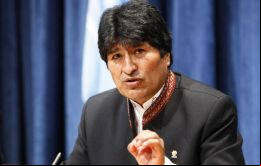 ”Saludamos esa iniciativa de los profesionales sudamericanos, agradecemos la gran iniciativa de los profesionales e intelectuales”, afirmó Evo Morales 