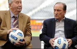 Cuando la firma del contrato, Conmebol era dirigida Eugenio Figueredo (D), AFA por el fallecido Julio Grondona y la CBF era presidida por José Maria Marín