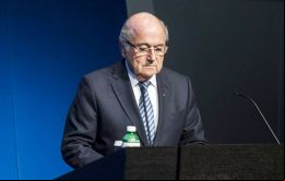“Organizaré un Congreso extraordinario para mi reemplazo como presidente. Yo no me postularé”, dijo Blatter