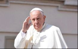 La tierra “clama por el daño que le provocamos a causa del uso irresponsable y del abuso de los bienes que Dios ha puesto en ella”, comienza Francisco