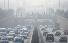 Con la medida se restringió la circulación de unos 310.000 vehículos, casi el 20% del total del parque automotor, y paralizó miles de industrias.