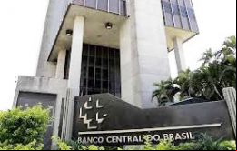La decisión del Banco Central de elevar la tasa básica al mayor nivel en varios años para combatir la inflación, convirtió al ahorro en opción menos atrayente 