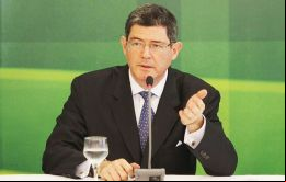 ”Pese a que reducimos la meta al mismo tiempo asumimos el compromiso de garantizar la disciplina fiscal”, dijo el ministro de Hacienda, Joaquim Levy