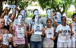 Las detenciones se realizaron tras la caminata dominical de las Damas de Blanco, a la salida de misa en una iglesia del barrio habanero de Miramar.
