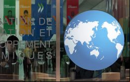 Los países de la OCDE se quedaron en el nivel de 100 que marca la media de largo plazo, mientras que la zona Euro mantuvo los 100,7 puntos