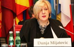 “Esa tendencia en escalada de amenazas y actos de intimidación contra periodistas en Italia debe ser detenida y reinvertida” señaló Dunja Mijatovic