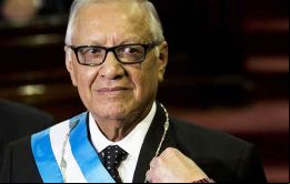 El presidente juró tres meses después de haber asumido como vicepresidente, tras la renuncia de Roxana Baldetti, quien se encuentra en prisión preventiva