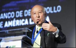 “Si no se logra un patrón de crecimiento del 5% anual, mucha gente que cree ser parte de la clase media va a volver a caer en la pobreza”, dijo García