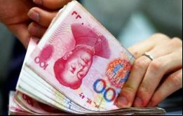 Xinhua señaló que es la cuarta caída mensual consecutiva de reservas en manos del Banco Central, que dispone de la tercera parte de las divisas mundiales.