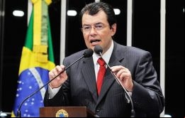 La calificación de Petrobras es consecuencia de la nota del país, dijo Braga en referencia a la nota de Brasil, que S&P's rebajó a nivel BB+ de bono basura