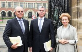 El equipo confirmado por Bachelet está encabezado por Felipe Bulnes junto a los coagentes Claudio Grossman y María Teresa Infante. 