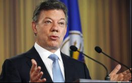 ”No serán extraditados a Estados Unidos porque nadie va a dejar las armas para venir a una cárcel estadounidense por 40 años”, dijo Santos 