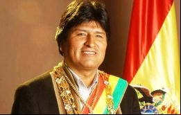 El Parlamento controlado por Morales aprobó una ley que plantea reformar la Constitución para permitir un mandato y dos reelecciones consecutivas