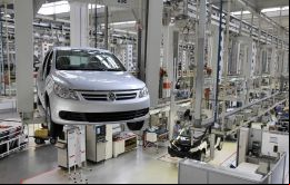 Los sectores que sufrieron una baja aguda en agosto fueron automotores -9,4%, derivados del petróleo y biocombustibles, -1,6% y productos de metal -3,0%.