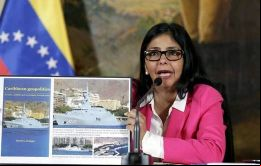 Rodríguez afirmó Granger presentó a Ban un libro cuya portada mostraba una foto que, dijo el guyanés, era de un barco de guerra venezolano en Georgetown. 
