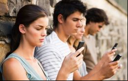 Tan solo un 9% indicó que su “'smartphone' no es esencial en su día a día”, según un comunicado difundido por Universia.