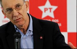 Si Levy no quiere seguir las indicaciones de la presidenta, debe ser sustituido, declaró Falcão en una entrevista concedida al diario Folha de Sao Paulo.