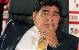 Maradona apoya a Scioli porque quiere que en Argentina “las cosas que faltan las haga la persona más preparada y la más seria para poder resolverlas”.