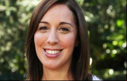 Doble triunfo: logró vencer a la maquinaria peronista más pura en el principal distrito electoral de Argentina, y será la primera mujer en gobernar la provincia