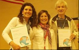 Las biólogas Carozza y Rico junto al Profesor John Pope, consultor de FAO y durante décadas trabajó para el ministerio británico de agricultura y pesca
