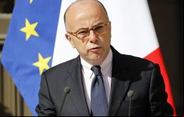 Con el estado de emergencia podremos ir más rápido en combatir a los predicadores del odio, dijo el ministro del Interior Cazeneuve 