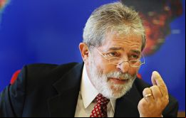 ”Cualquier cosa que haga que ella (Rousseff) no llegue al fin de su mandato es pisotear la Constitución brasileña”, dijo Lula al canal Globonews.
