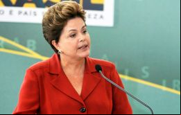 Rousseff dijo que dará batalla “por la salud de la democracia” y agregó ”debemos defenderla contra el golpe”