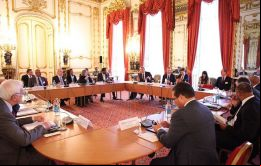 El JMC que congrega a ministros del RU y líderes de los BOT, incluyendo Falklands 