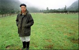 Tompkins, 72 años, sufrió una fuerte hipotermia al accidentarse mientras se desplazaba en kayak junto a otros deportistas en un lago de Patagonia chilena