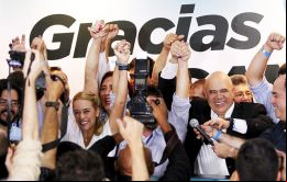 El boletín del CNE a los partidos, indica que MUD obtuvo 7.707.422 votos, o sea el 56,2%, mientras que el chavismo logró 5.599.025 votos, un 40,8%.