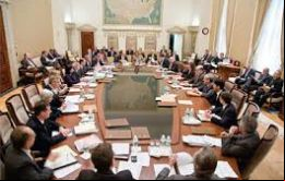 El Comité juzgó que hubo considerable mejora en el mercado del trabajo y confía que la inflación subirá en el medio plazo a su objetivo de 2%, dijo la Fed 