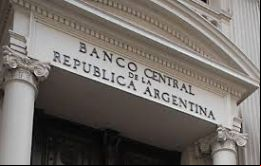 “Se han acordado cinco operaciones de swap para convertir a dólares de EE.UU. un total de 20.000 millones de yuanes”, dijo el Banco central argentino