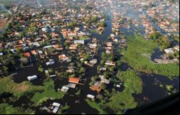  El río Paraguay está cerca de 8 metros por encima de su nivel natural. Ni los peores pronósticos indicaban que podíamos alcanzar esos niveles en el río