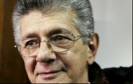  Les pedimos que nos vigilen, que nos exijan, que nos observen nuestro trabajo porque será para honrar ese compromiso indicó Ramos Allup este domingo