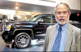 Esperamos que 2016 sea el segundo año consecutivo de récords para la industria automotriz, dijo el economista jefe de GM Mustafa Mohatarem.