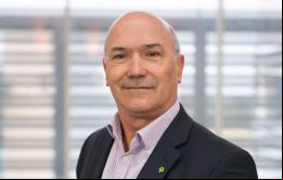 Mark Goldring de Oxfam dijo que es ”inaceptable que la mitad de la población mundial no tenga más que un pequeño grupo de super-ricos globales