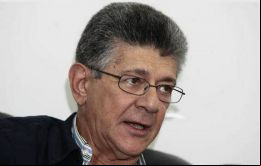 El presidente legislativo Henry Ramos proclamó la aprobación por mayoría de la ley, tras un encendido discurso contra el gobierno, tras cuatro horas de discusiones. 