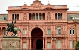 El Ejecutivo busca transformar el Palacio de Gobierno desde un actual museo del populismo a un recinto más institucional.