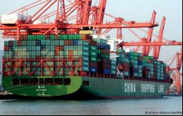 La caída del comercio exterior chino sigue sostenido desde que hace un año comenzase a registrarse un fuerte estancamiento del intercambio con el mundo. 