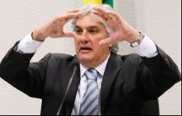 Oposición pidió sumar las acusaciones del detenido senador Delcidio do Amaral, quien involucró a Rousseff y Lula como beneficiarios de la estafa en Petrobras 