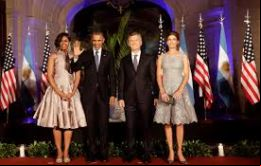 Macri inglés se declaró fascinado con los Obama y muy contento de recibirlos, y a modo de chiste lo comprometía a que vuelva a Argentina el año entrante   