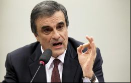 Este proceso fue abierto como venganza. Brasil está a merced de un chantajista. Hubo desvío de poder, el proceso está viciado y es ilegal y nulo, dijo Cardozo