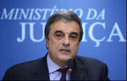 El gobierno ve en los procedimientos legislativos ”vicios que violan los principios del debido proceso legal (...) y de una amplia defensa”, indicó Cardozo